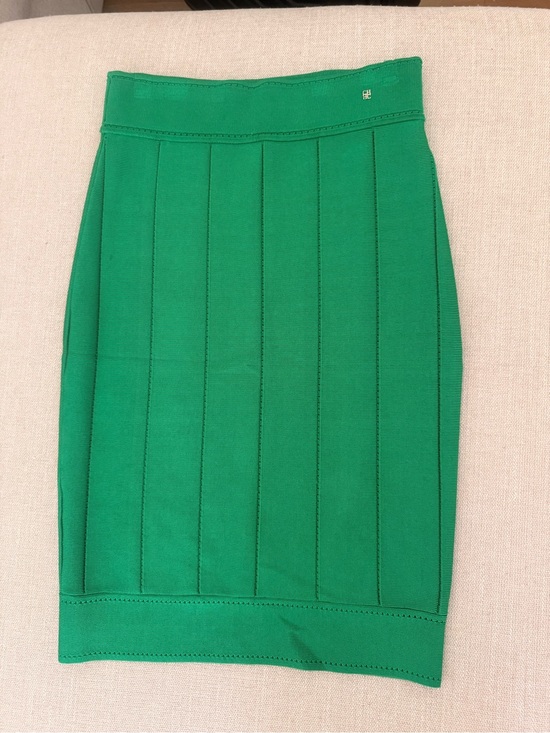 Carolina Herrera Dresses & Skirts - Carolina Herrera Emerald Green Bandage Pencil Skirt